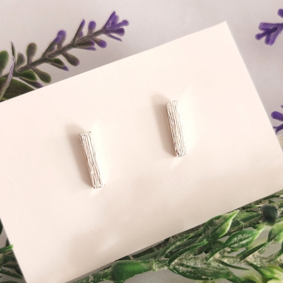 Bar Stud Earrings - Picture 3 of 7